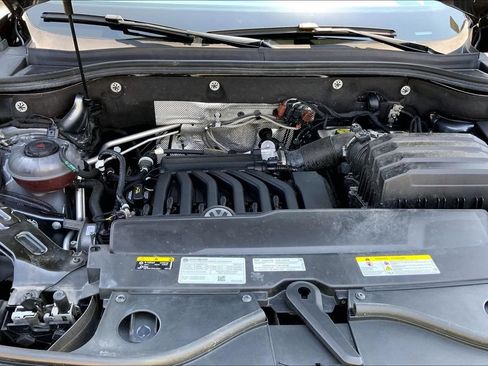 Certified 2023 Volkswagen Atlas Cross Sport SE w/ Panoramic Sunroof Package AWD/4WD image 10