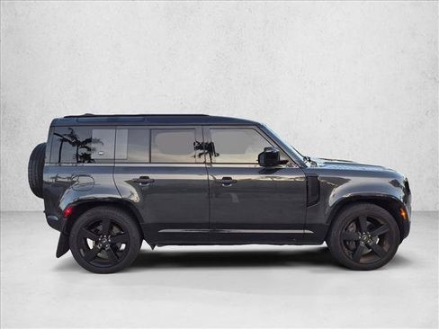 Used 2024 Land Rover Defender 110 X-Dynamic SE AWD/4WD image 4