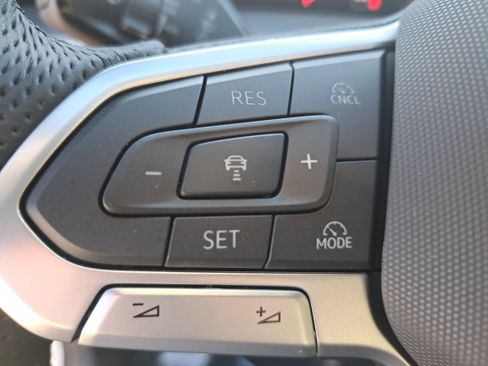 New 2026 Volkswagen Tiguan SE R-Line image 17