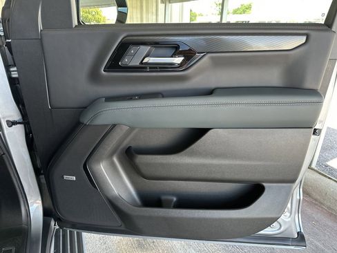 New 2026 GMC Yukon XL AT4 w/ AT4 Premium Plus Package AWD/4WD image 41