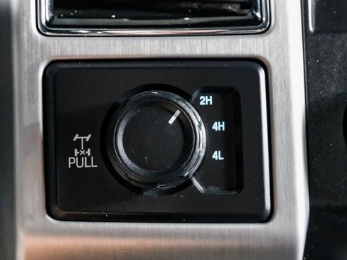 Used 2019 Ford F250 Platinum w/ Platinum Ultimate Package AWD/4WD image 25
