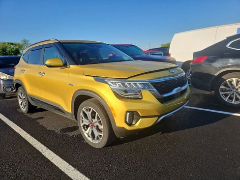 Used 2021 Kia Seltos SX w/ SX Sunroof Package AWD/4WD image 4