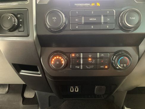 Used 2019 Ford F150 XLT w/ Equipment Group 302A Luxury AWD/4WD image 20