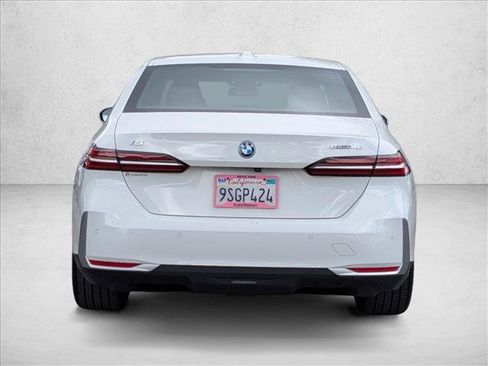 Used 2024 BMW i5 eDrive40i w/ Convenience Package RWD image 7