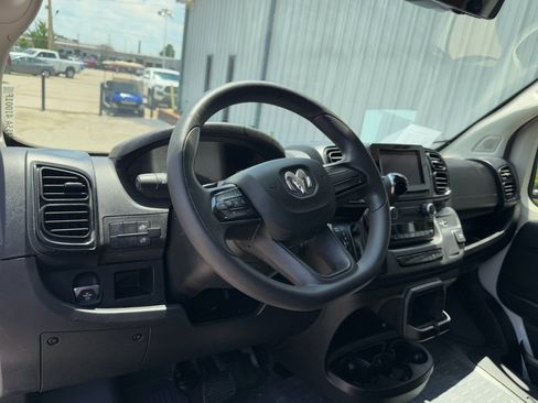 Used 2021 RAM ProMaster 2500 w/ Convenience Group image 11