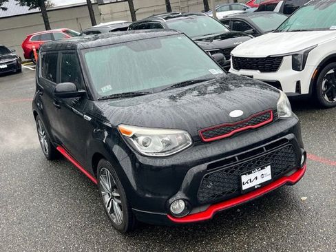 Used 2015 Kia Soul + image 7