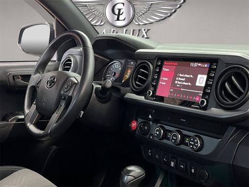 Used 2020 Toyota Tacoma TRD Sport image 18