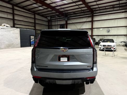 Used 2023 Cadillac Escalade V image 5