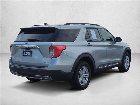 Used 2021 Ford Explorer XLT w/ Equipment Group 202A AWD/4WD image 5