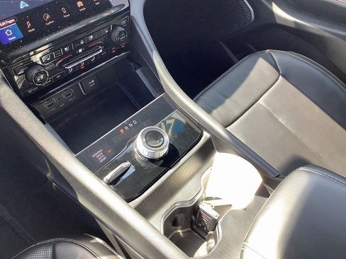 Used 2024 Jeep Grand Cherokee L Limited w/ Luxury Tech Group II image 18