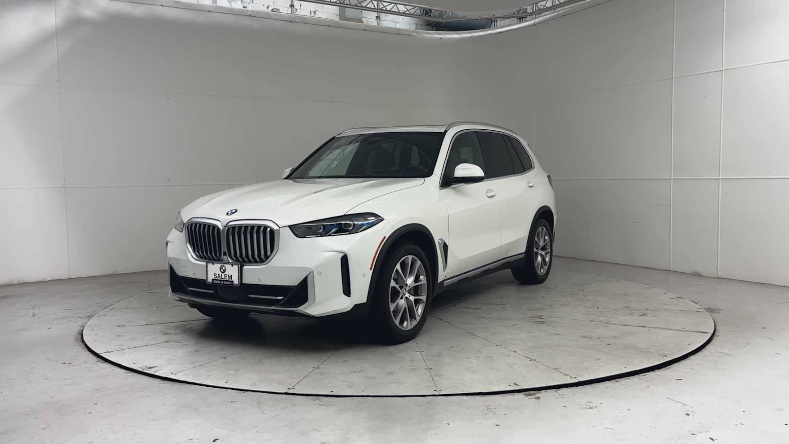 Used 2024 BMW X5 xDrive40i w/ Premium Package AWD/4WD image 9