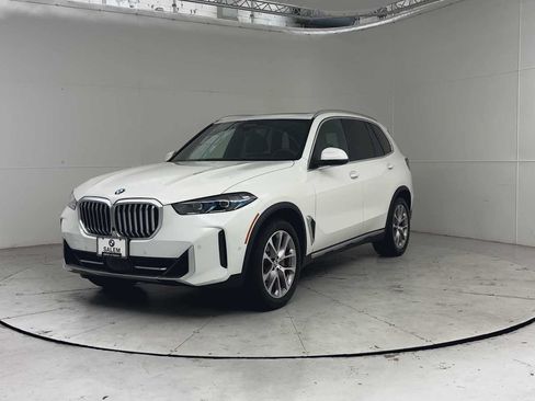 Used 2024 BMW X5 xDrive40i w/ Premium Package AWD/4WD image 9