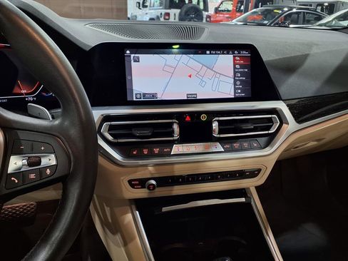 Used 2022 BMW 330i xDrive Sedan w/ Premium Package image 10