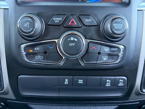 Used 2018 RAM 1500 Big Horn AWD/4WD image 27