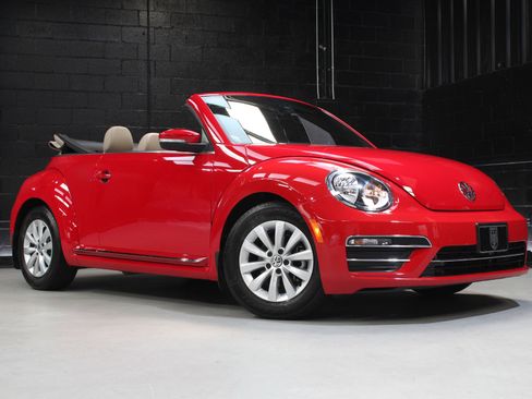 Used 2017 Volkswagen Beetle 1.8T SE FWD image 12
