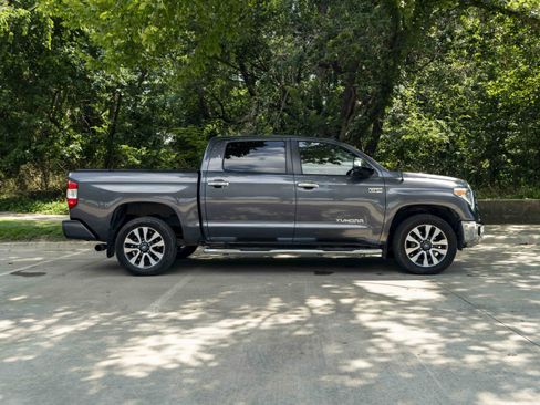 Used 2018 Toyota Tundra Limited w/ Limited Premium Package RWD image 10