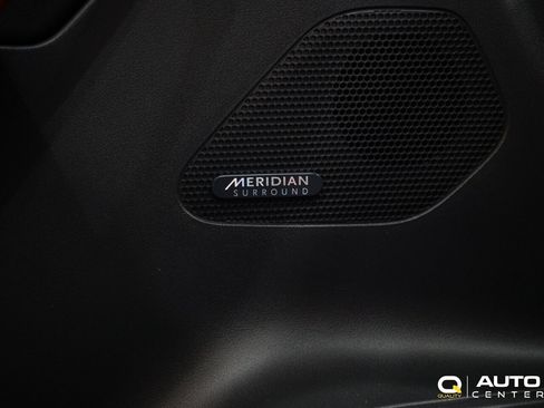 Used 2020 Jaguar F-PACE SVR image 14