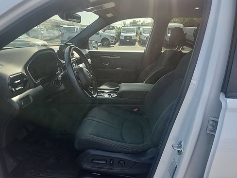 Used 2025 Honda Pilot Sport image 19