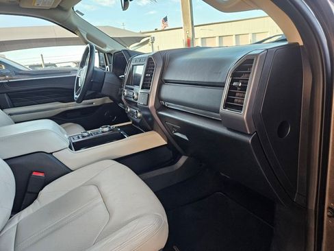 Used 2021 Ford Expedition Max Platinum AWD/4WD image 19