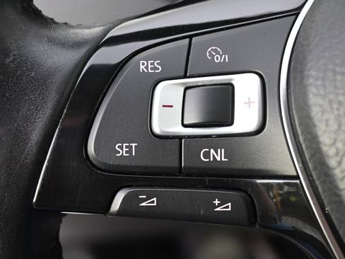 Used 2017 Volkswagen Jetta SE FWD image 31