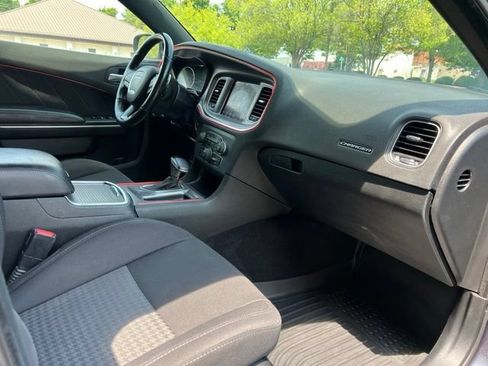 Used 2019 Dodge Charger GT RWD image 21
