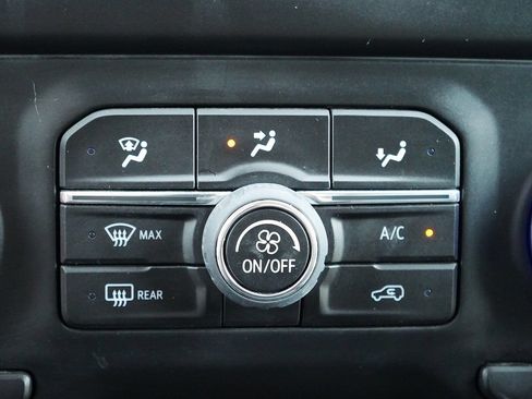 Used 2022 Chevrolet Silverado 3500 LTZ AWD/4WD image 45