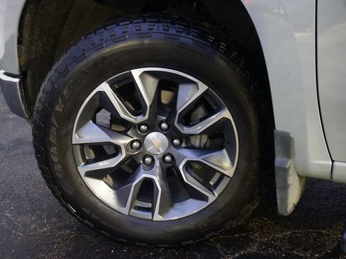 Used 2024 Chevrolet Silverado 1500 LT image 29