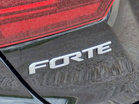 Used 2024 Kia Forte GT-Line FWD image 31