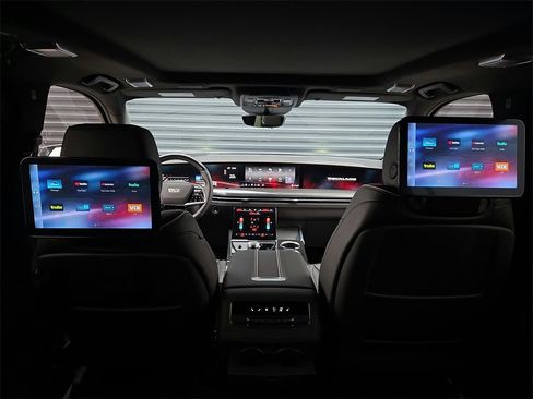 Used 2025 Cadillac Escalade ESV V image 15