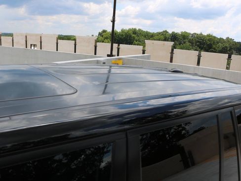 Used 2010 Land Rover Range Rover HSE AWD/4WD image 98