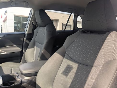 Used 2024 Toyota RAV4 XLE FWD image 14
