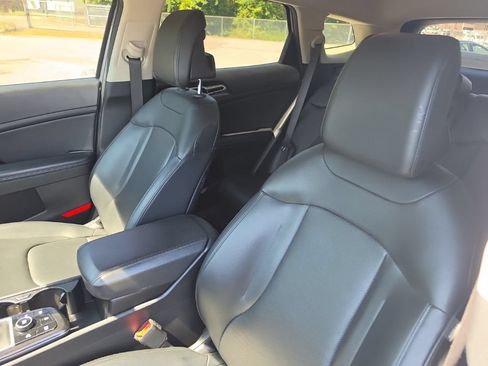 Used 2023 Kia Sportage EX FWD image 25