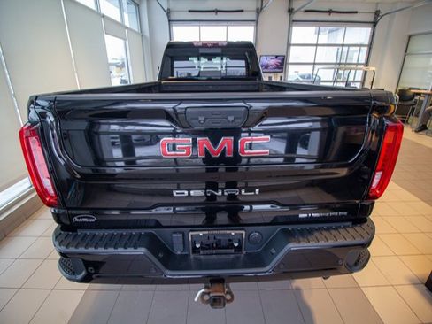 Used 2022 GMC Sierra 3500 Denali w/ Denali Ultimate Package image 6
