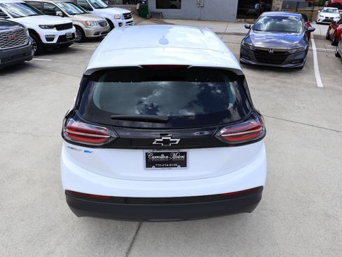Used 2022 Chevrolet Bolt LT w/ Infotainment Package FWD image 6