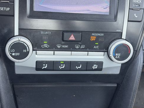 Used 2014 Toyota Camry SE FWD image 5