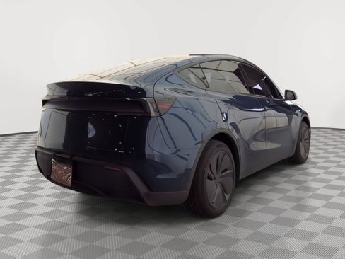 Used 2026 Tesla Model Y Long Range RWD image 2
