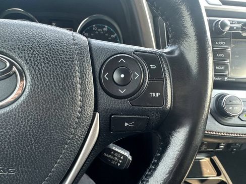 Used 2018 Toyota RAV4 SE AWD/4WD image 21