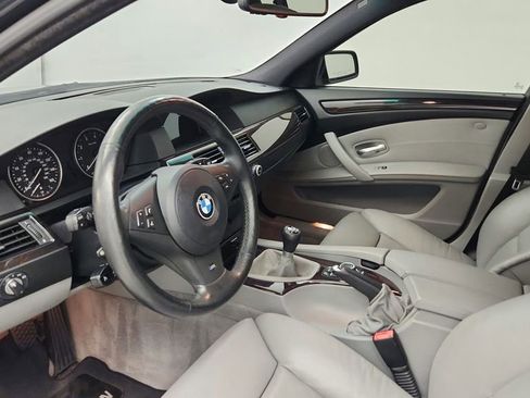 Used 2010 BMW 550i Sedan image 9