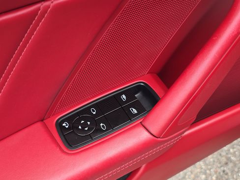 Used 2021 Porsche 911 Turbo image 12