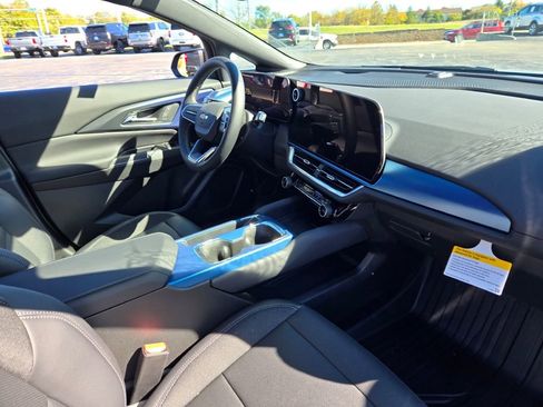 New 2026 Chevrolet Equinox EV LT image 5