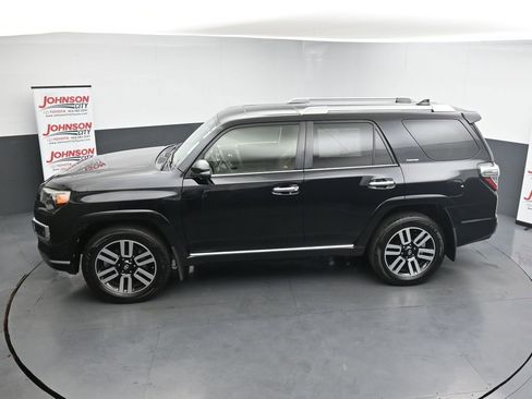 Used 2018 Toyota 4Runner Limited AWD/4WD image 28