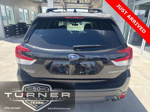 Used 2022 Subaru Forester Premium AWD/4WD image 7