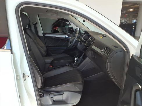 Used 2022 Volkswagen Tiguan SE image 20