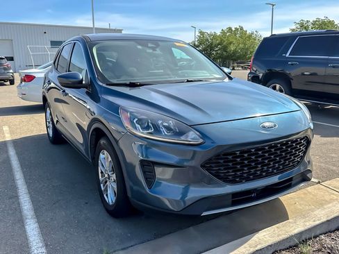 Used 2020 Ford Escape SE FWD image 1