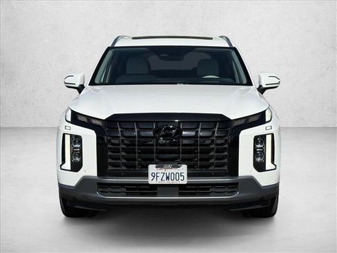 Used 2023 Hyundai Palisade Limited FWD image 2