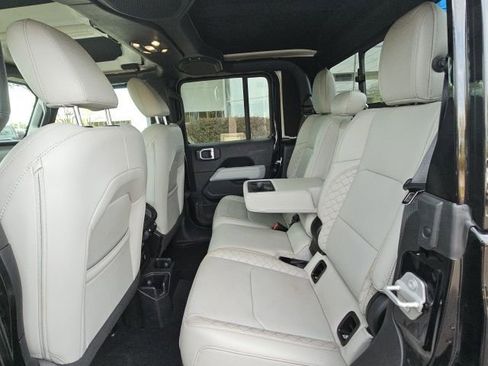 Used 2021 Jeep Gladiator Overland image 20