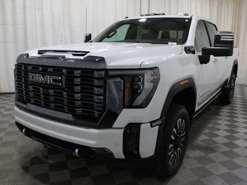 Used 2024 GMC Sierra 3500 Denali Ultimate image 35