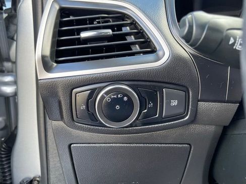 Used 2024 Ford Edge SEL image 23