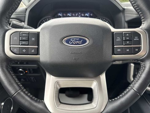Used 2024 Ford Expedition XLT image 25