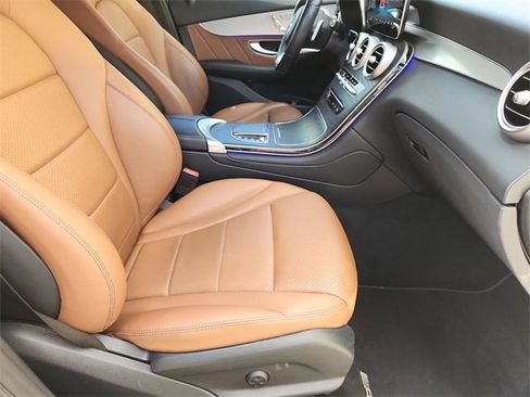 Used 2022 Mercedes-Benz GLC 300 image 26